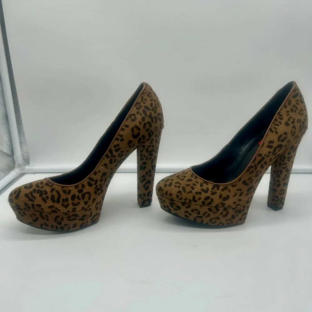 NEW Red Saks Fifth Avenue Ramona Platform Heels Women 8.5 Dyed Calf Fur‎ Leopard